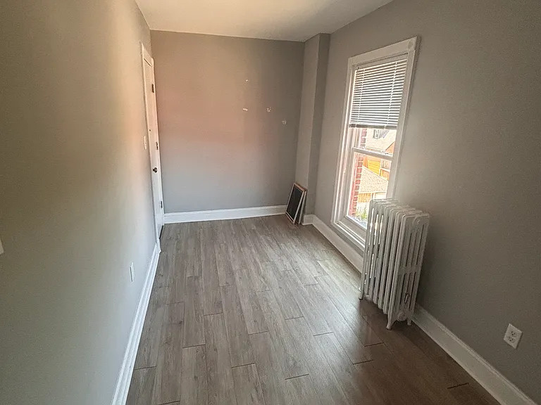 232 Richmond Ave #4 — Photo 5