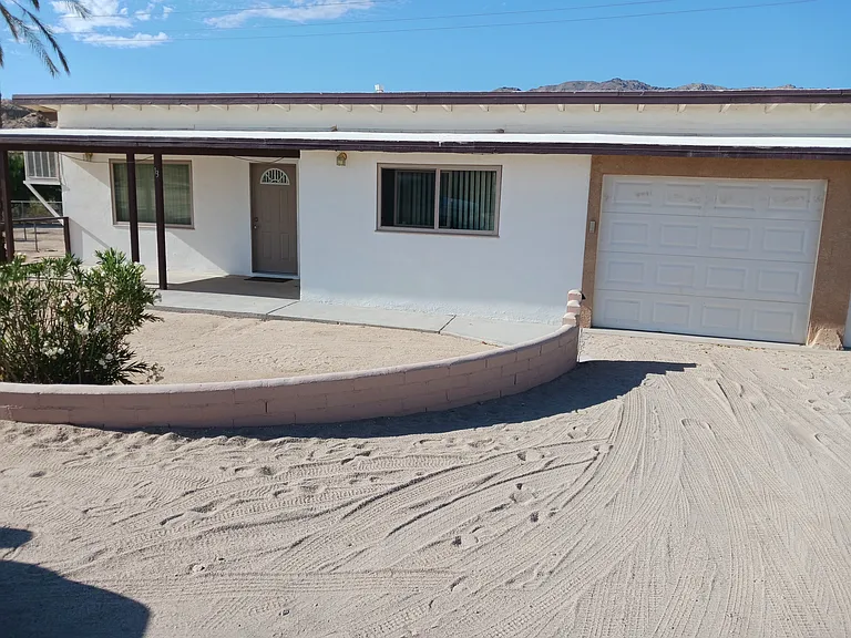GARAGE IS ONLY SHARED WALL ON DUPLEX