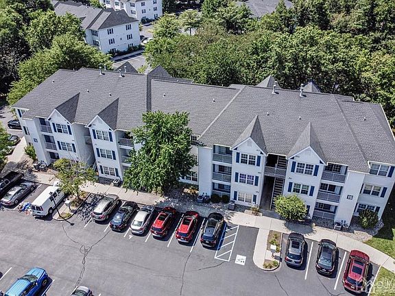 2nd image of 1637 Waterford Dr