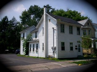 211 N 8th St FLOOR 2, Stroudsburg, PA 18360