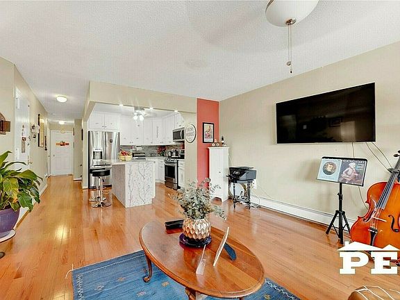 5th image of 7 Cove Ln #4-1