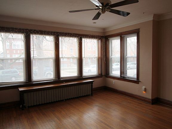 4th image of 1904 Clarence Ave