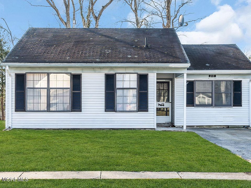 1st image of 215 Lexington Drive