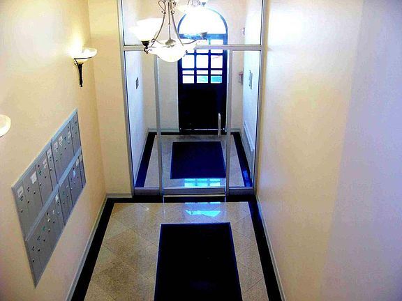 5th image of 890 W Beech St APT 2B