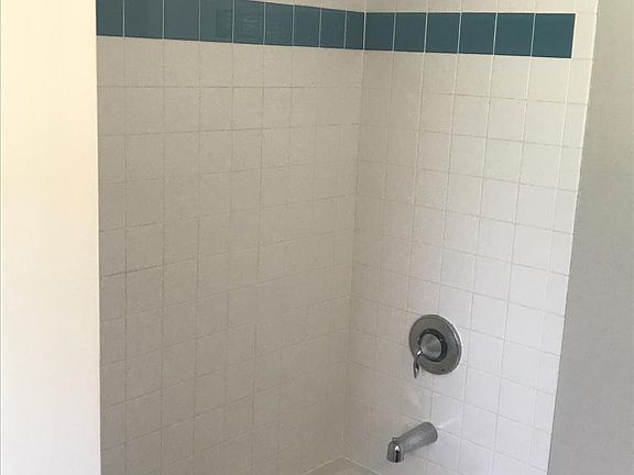 5th image of 977 Elkhart Pl APT 3