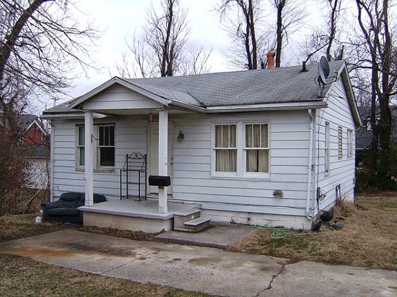 5th image of 241 Sugg St