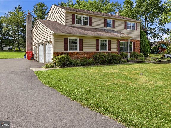 3rd image of 148 Regency Dr
