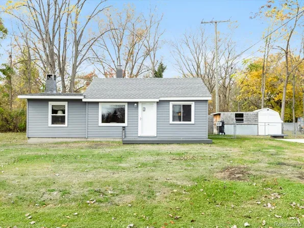 1979 Allen Rd, Kimball, MI 48074