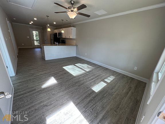 2nd image of 250 Holly St