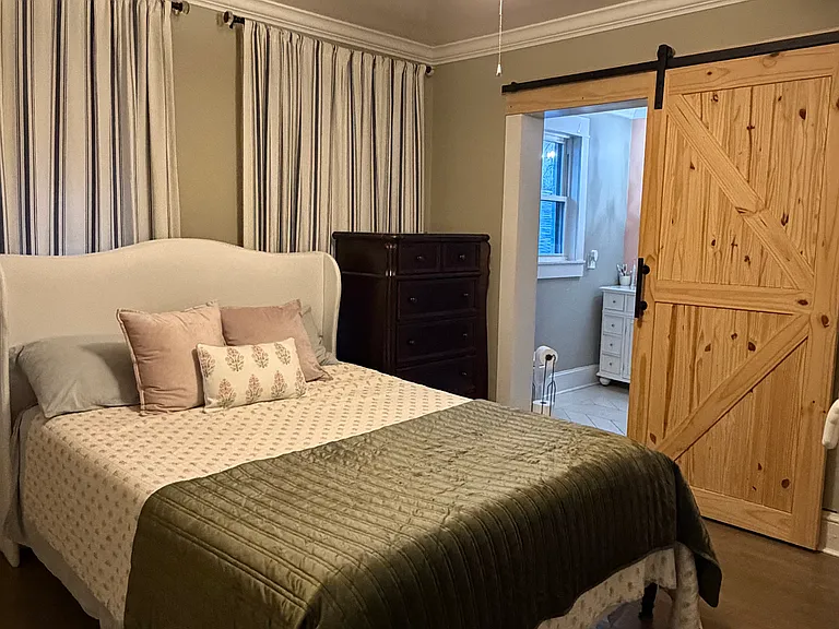 523 E Georgia St — Photo 18