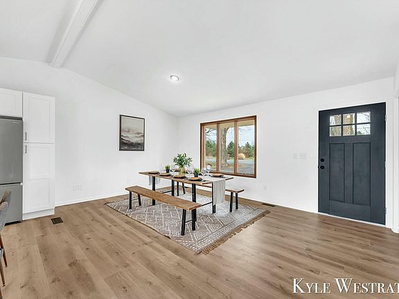 4th image of 8997 Peterson St NE
