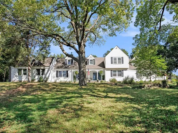 5600 N Robinhood Ln, Kansas City, MO 64151