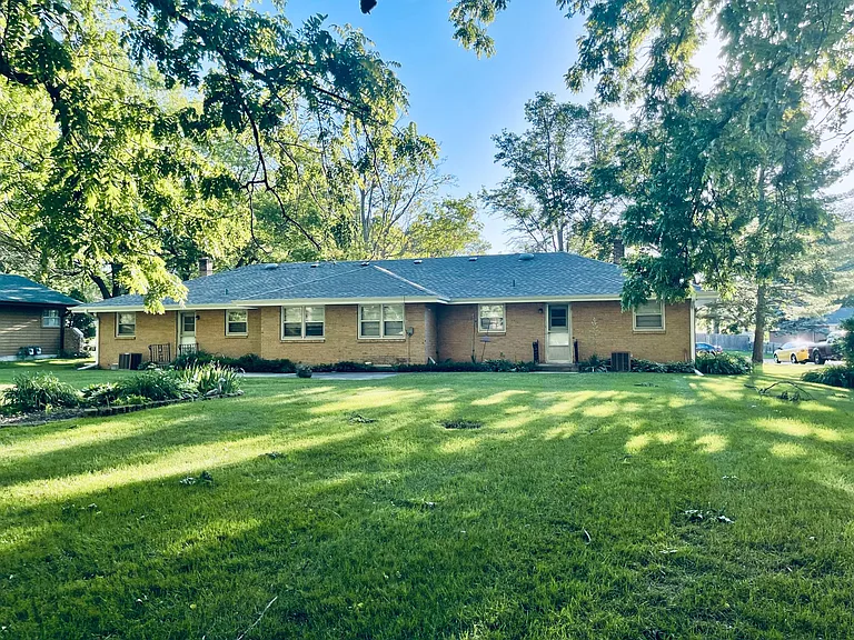 1308 Eastview Rd — Photo 12