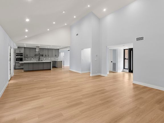 5th image of 23730 Park Madrid