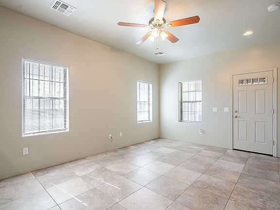 4th image of 1100 E 9th St #1