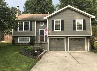 6519 S Brookside Rd, Pleasant Valley, MO 64068