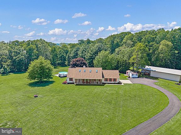 2nd image of 135 Black Snake Rd