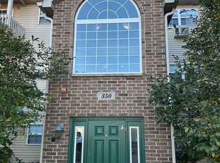 350 Cunat Blvd APT 2B, Richmond, IL 60071