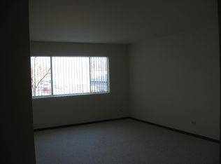114 Beachway Dr APT 3A, Fox River Grove, IL 60021