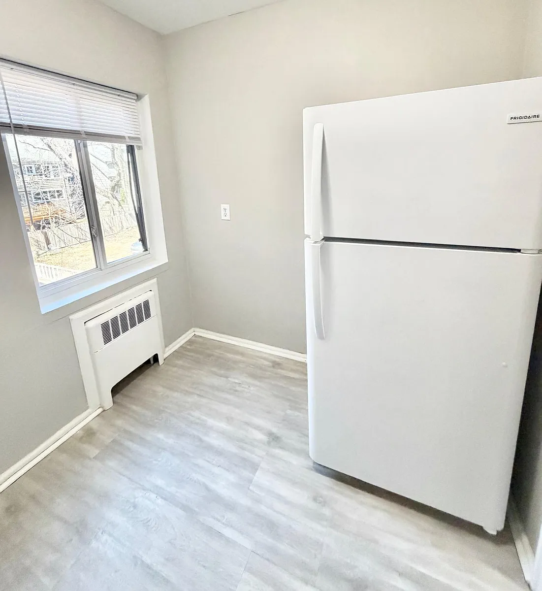 Building Photo - 578 Whitney Ave #2N