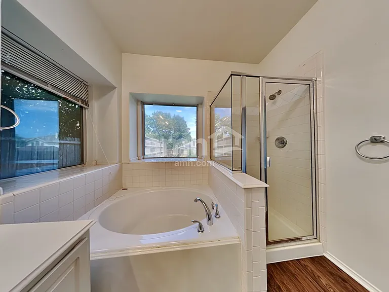 7017 Chaucer Dr — Photo 17
