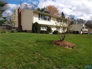 1st image of 604 Hillsdale Ave