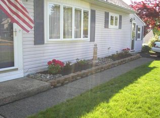 2 Spruce Ln, Parlin, NJ 08859