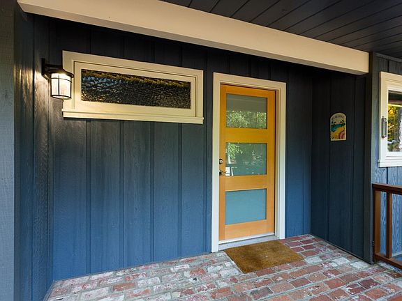 4th image of 10 Fernwood Dr