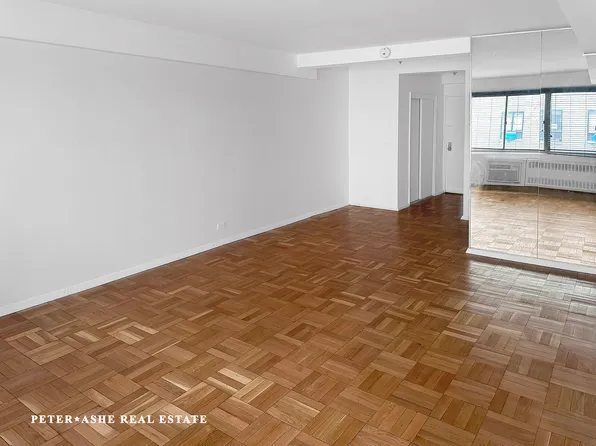 225 East 46th Street 9B image 3 of 10
