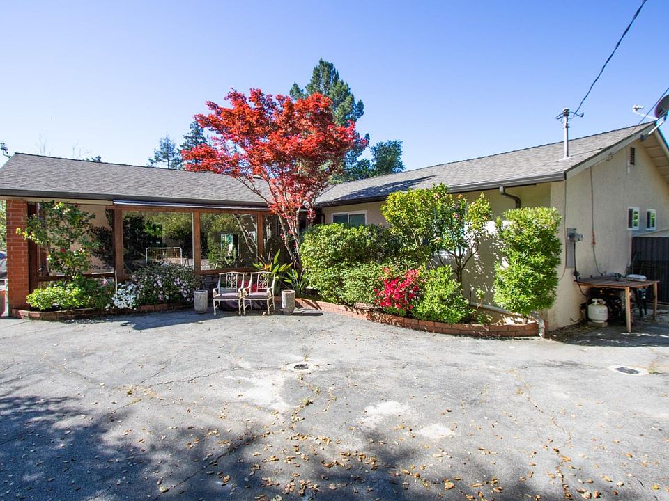 1st image of 23059 Evergreen Ln