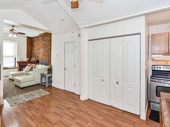 4th image of 2255 S Jefferson Ave #2F