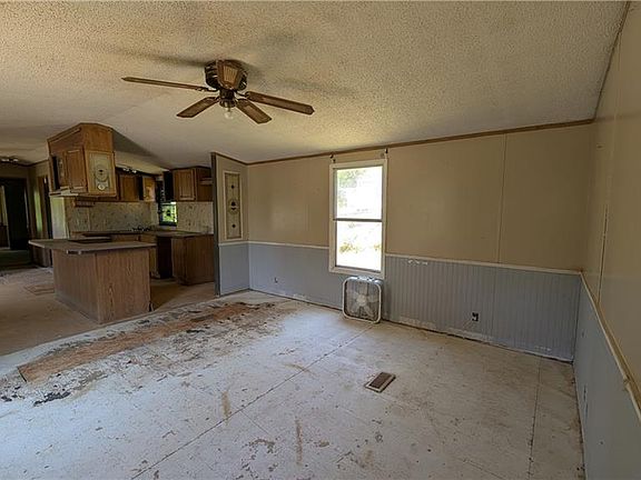 3rd image of 4471 Ben Ln