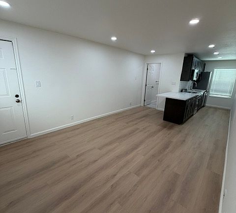 4th image of 5763 Mission St APT 2