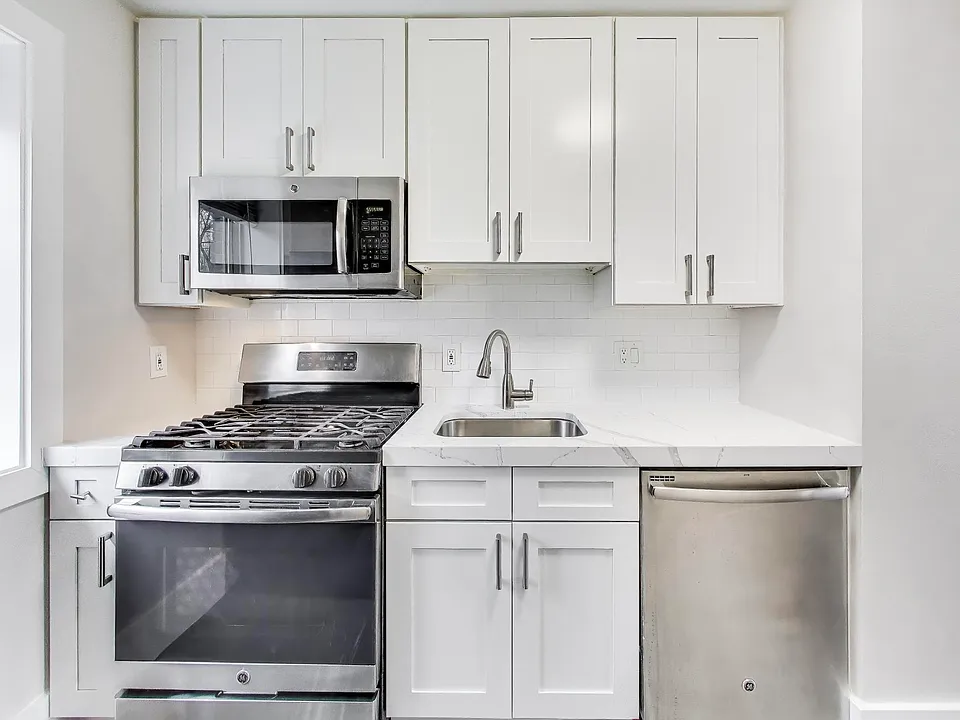 5031 H St SE #2