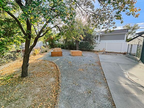 5th image of 2770 S Sonnet Dr #3B-2BA-1914SQFT