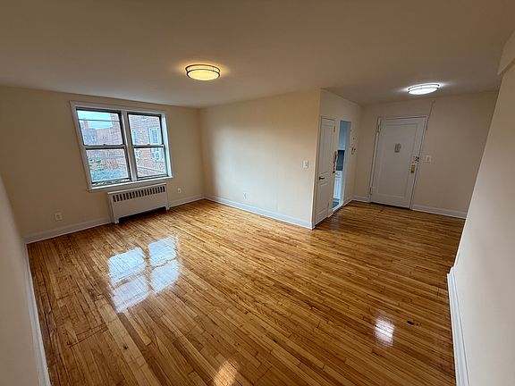 4th image of 143-50 Barclay Ave #4M