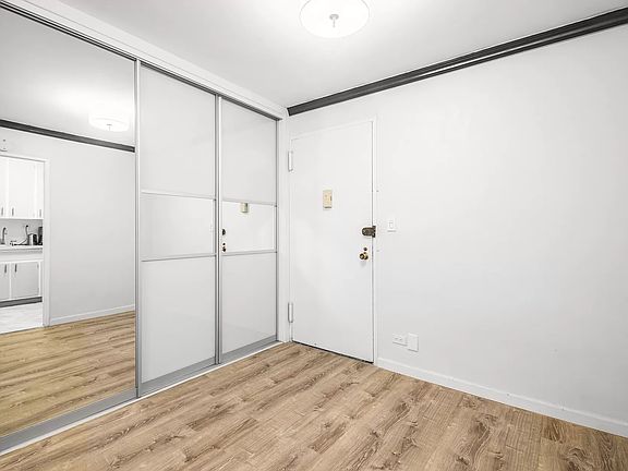 5th image of 305 E 40th St #10C