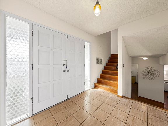 4th image of 4016 Cherry Ave