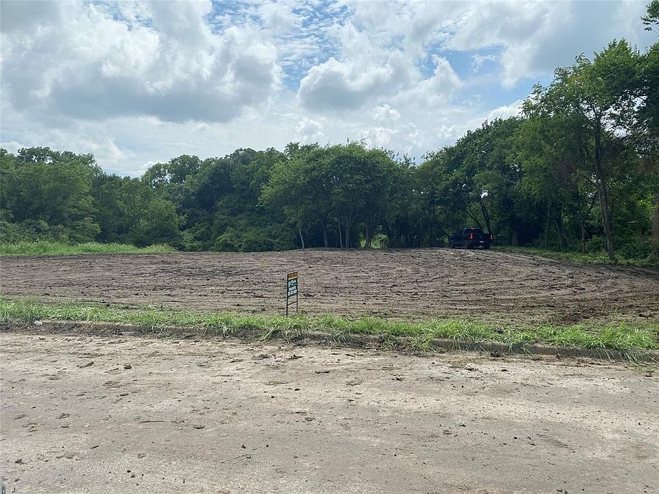 2nd image of 1719 E Shore Dr Lot 3