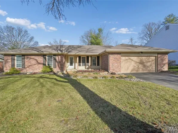 1047 Camargo Dr, Ballwin, MO 63011