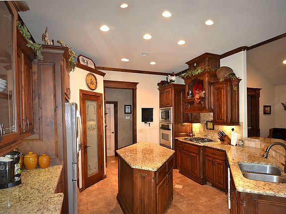 Accent Lights above and Below Cabinetry