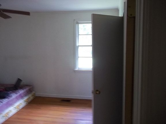 3rd image of 171 N Circle Dr