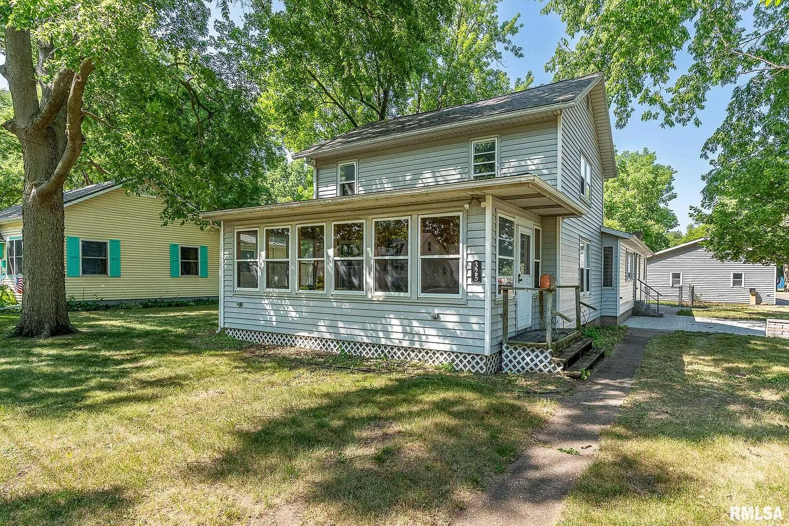 325 8th Ave photo 1