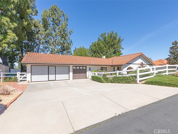 3rd image of 40265 Paseo Sereno