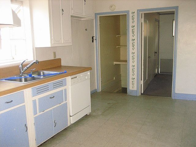 2nd image of 301 Main St
