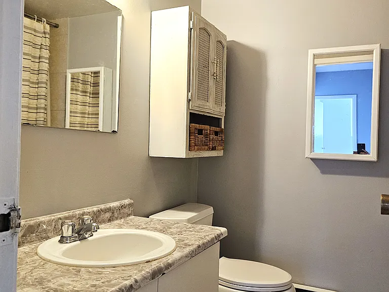 358 Queenston St — Photo 13