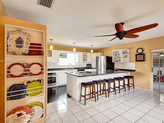 5th image of 6501 SW 30th St