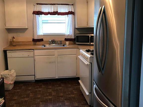 4th image of 242 Bonaire Dr