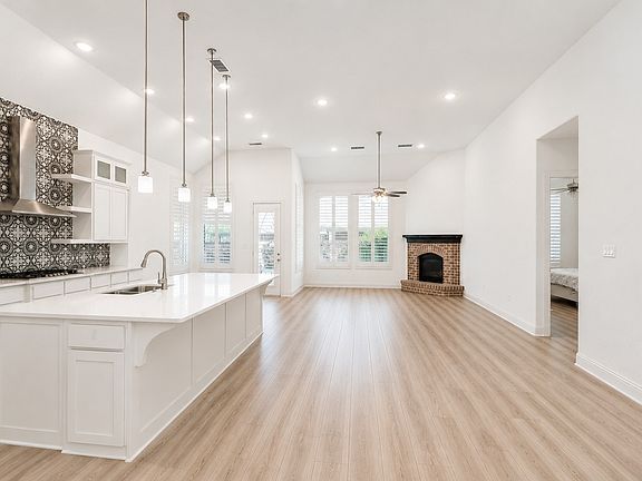4th image of 7541 Pondview Ln