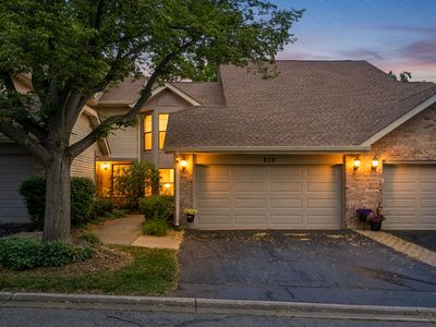 870 N Auburn Woods Dr, Palatine, IL, 60067